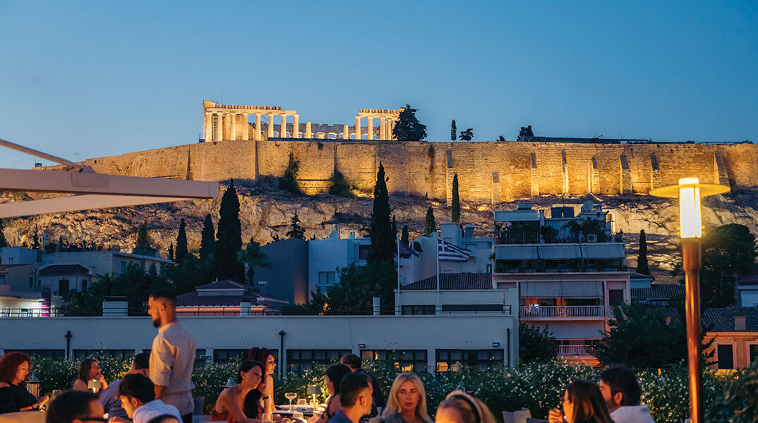 Point A: Dining & cocktails κάτω από την Ακρόπολη