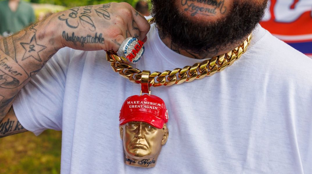 ΗΠΑ: Η μη δημοσιοποίηση των φακέλων του Τζέφρι Έπσταϊν προκαλεί ρήγματα στις τάξεις των σκληροπυρηνικών υποστηρικτών του Ντόναλντ Τραμπ.