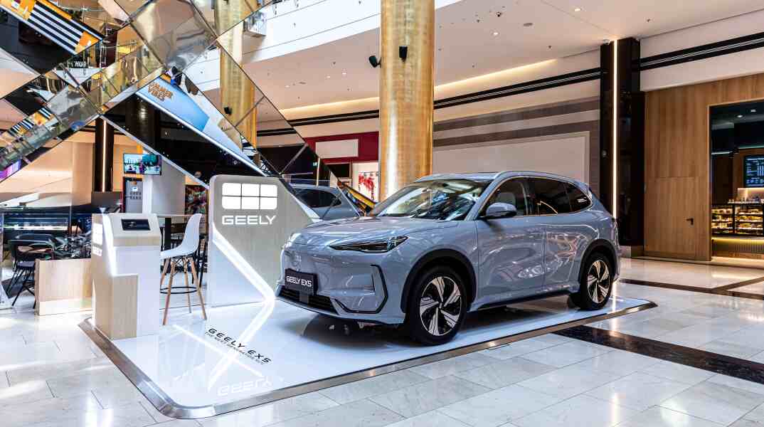 geely_ex5_-_golden_hall_1