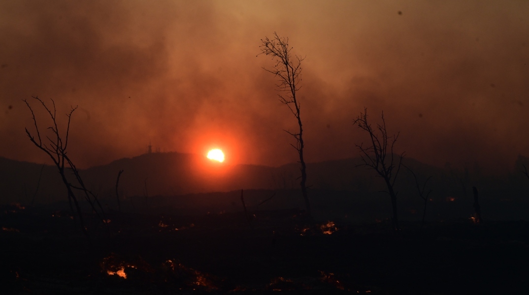 Πολύ υψηλός κίνδυνος πυρκαγιάς σήμερα στην Αττική και άλλες 10 Περιφέρειες της χώρας