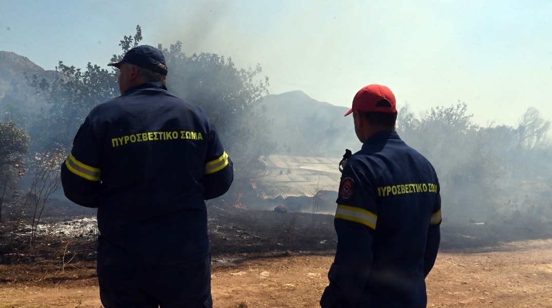Έκκληση από τον αντιδήμαρχο Κυθήρων για τη φωτιά: Αν δεν έρθουν εναέρια μέσα, θα καούμε