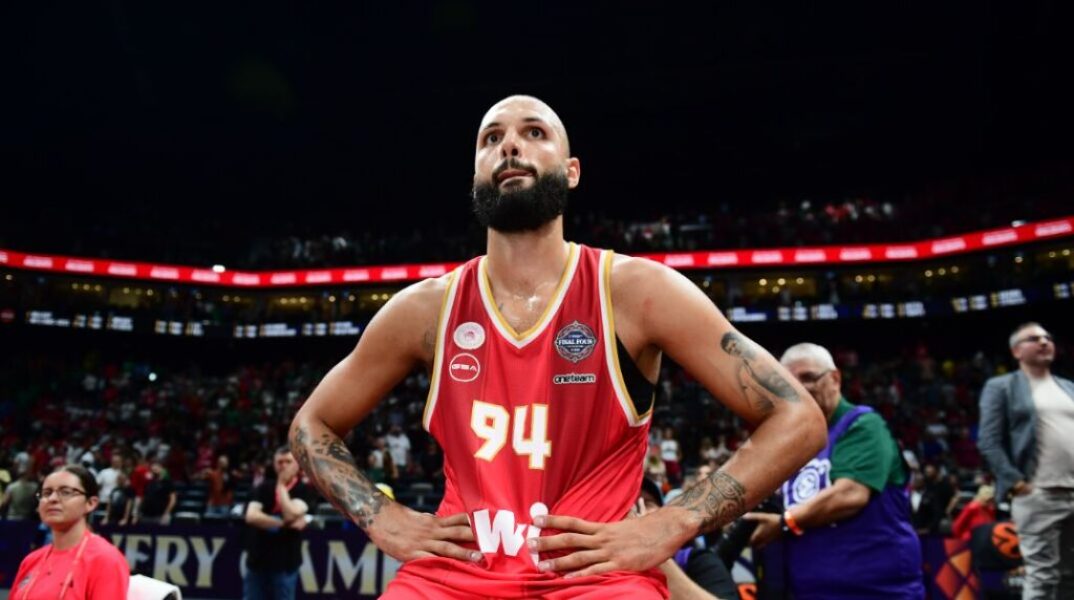 Ολυμπιακός για Φουρνιέ: «Σπίτι είναι εκεί που ανήκει η καρδιά σου»