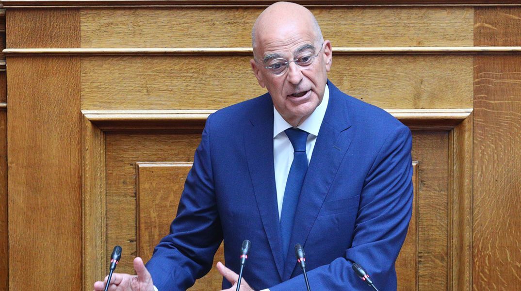 Δένδιας: Οι Ένοπλες Δυνάμεις νοίκιαζαν μία ολόκληρη πολυκατοικία σε έναν αξιωματικό – 800.000 οι απώλειες των εσόδων