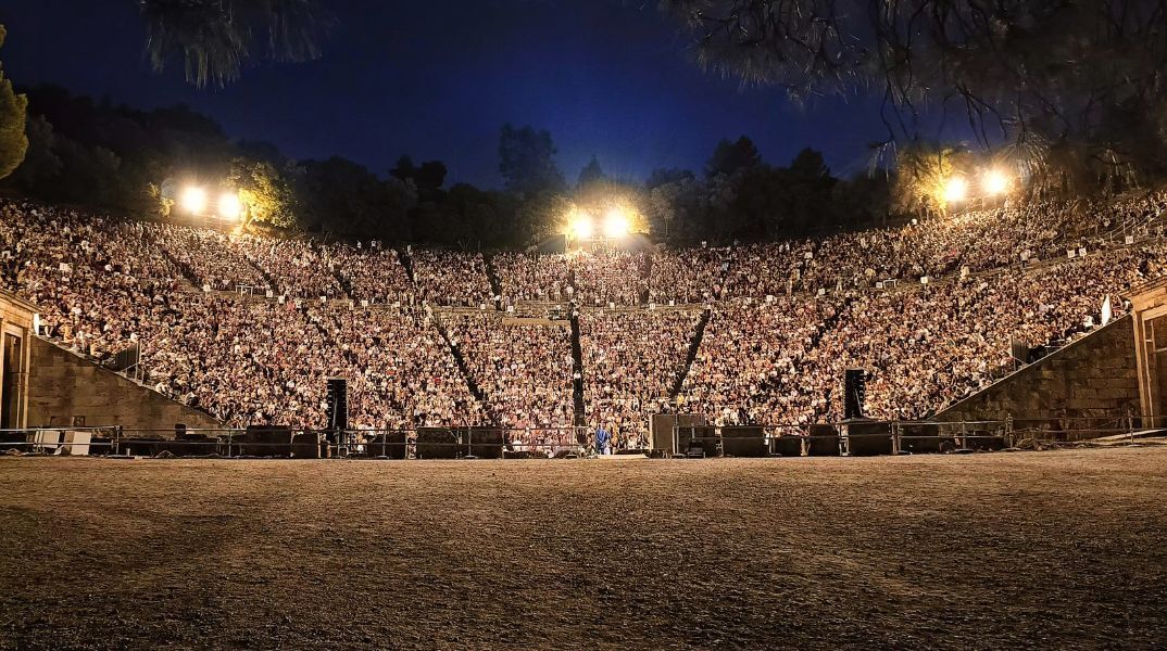 17.000 θεατές καταχειροκρότησαν τον Οιδίποδα του Γιάννη Χουβαρδά στην Επίδαυρο - Επόμενος σταθμός: Ηρώδειο - Άνοιξε η προπώληση.