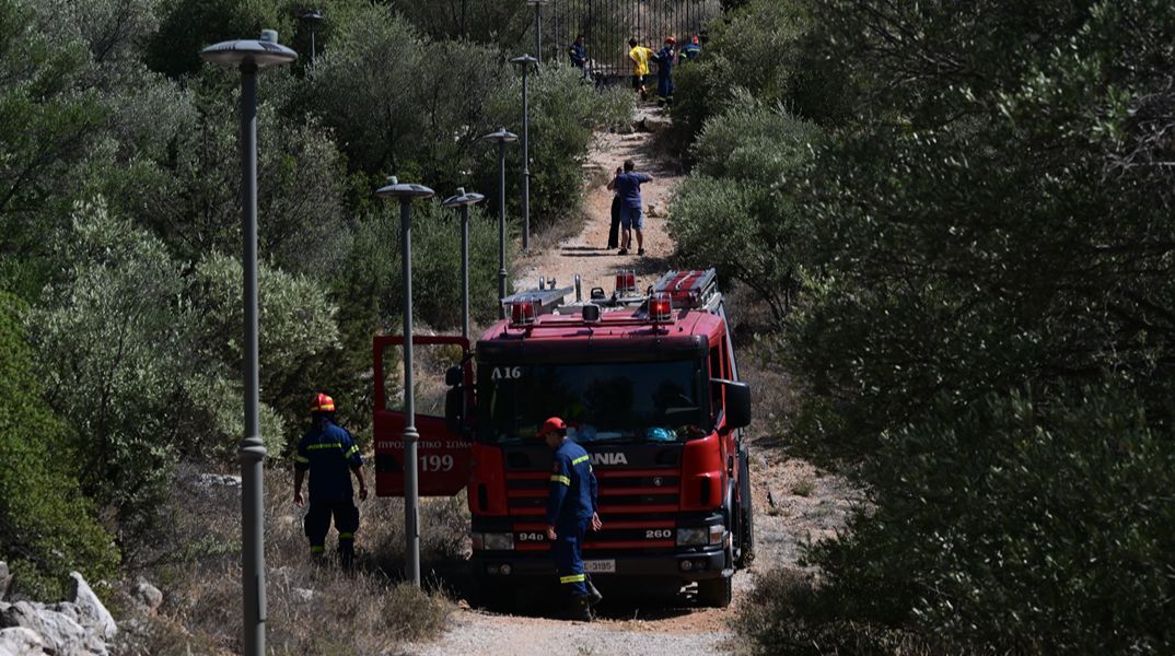 Φωτιά Πολυτεχνειούπολη: Ξεκίνησε από δύο εστίες με απόσταση 150 μέτρων - Πώς οριοθετήθηκε σε μόλις 20 λεπτά