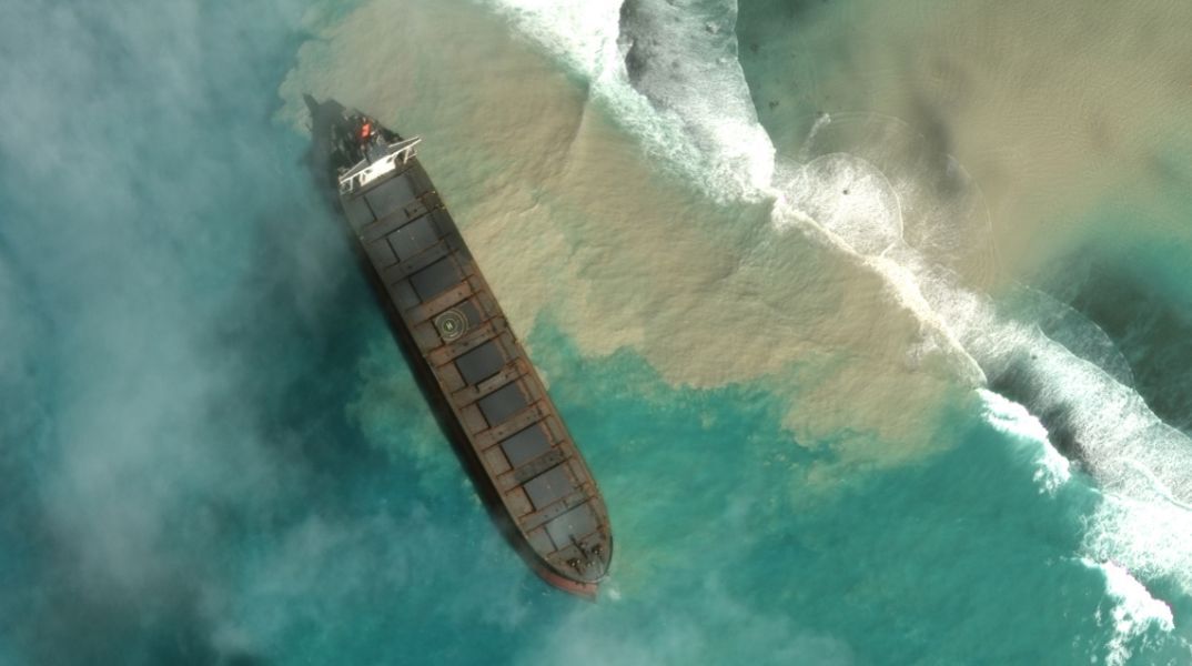 Μόλις 0,5% από 90.000 πετρελαιοκηλίδες από πλοία καταγγέλθηκε μεταξύ 2014-2019 - Οι περισσότερες παραμένουν ατιμώρητες, απειλώντας το θαλάσσιο περιβάλλον.