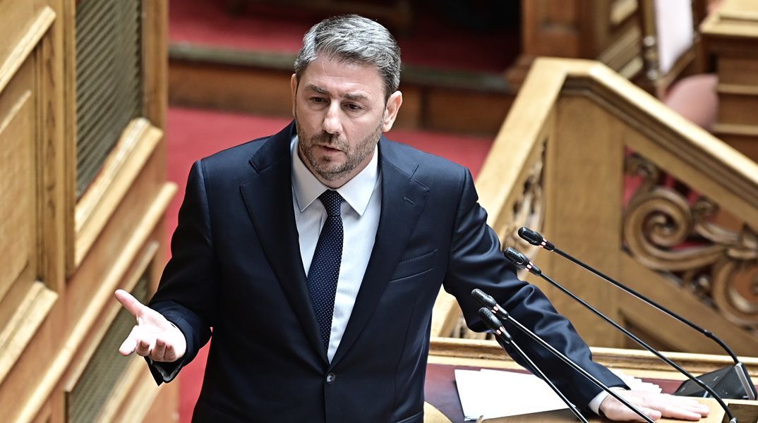 Ανδρουλάκης: Εσείς φοράτε τη φανέλα της διαφθοράς και της αναξιοπρέπειας, κι εμείς, τη φανέλα της διαφάνειας και της αλήθειας