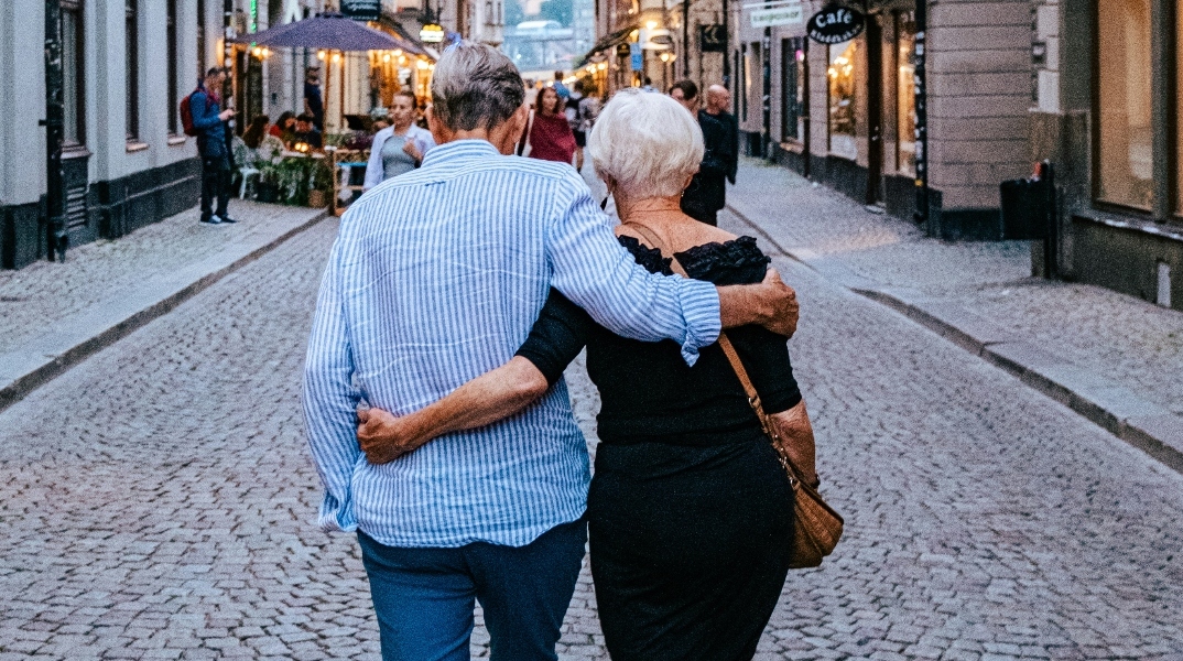 Η ακριβής ηλικία κατά την οποία αρχίζουμε να γερνάμε 