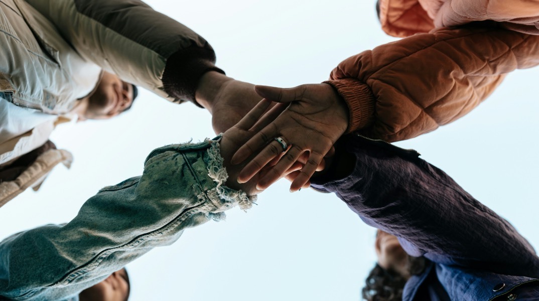 Πέρα από τα στερεότυπα, μαζί - Μια νέα αφήγηση του The Asian American Foundation