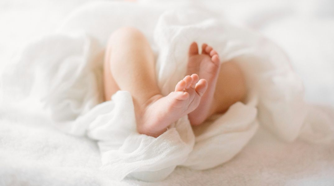 Γαλλία: Νοσηλεύτρια 26 ετών κατηγορείται για σεξουαλικές επιθέσεις σε βρέφη και διανομή πορνογραφικού υλικού - Η υπόθεση αποκαλύφθηκε στο TikTok.