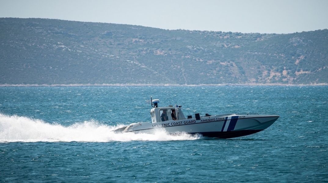 Αγνοείται 36χρονος αλλοδαπός επιβάτης πλοίου στο Ιόνιο – Στις έρευνες για τον εντοπισμό του συμμετέχουν σκάφη και αεροσκάφος του Λιμενικού.