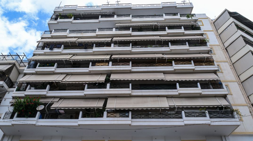 Παλαιό Φάληρο: Στον ανακριτή οδηγείται η μητέρα του νεκρού κοριτσιού -  Αντιμετωπίζει κατηγορίες για ανθρωποκτονία από πρόθεση - Τα ιατροδικαστικά ευρήματα