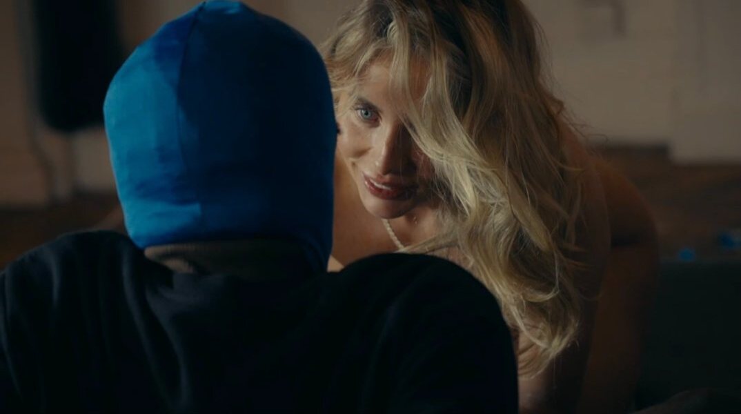 Σάλος στη Βρετανία για τις ακατάλληλες σκηνές του ντοκιμαντέρ για τη Μπόνι Μπλου