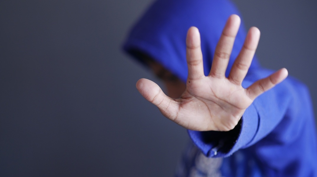 Βια ανηλικων