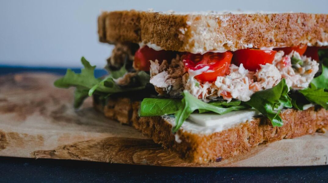 Δροσερή τονοσαλάτα στο λεπτό