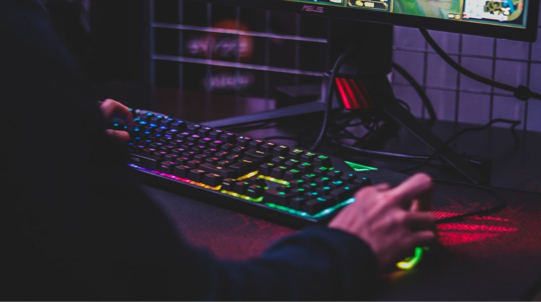 Σοκαριστική υπόθεση παιδικής πορνογραφίας: 1000 βίντεο και φωτογραφίες βρέθηκαν στα αρχεία μαθητή μετά από έρευνα της Δίωξης Κυβερνοεγκλήματος