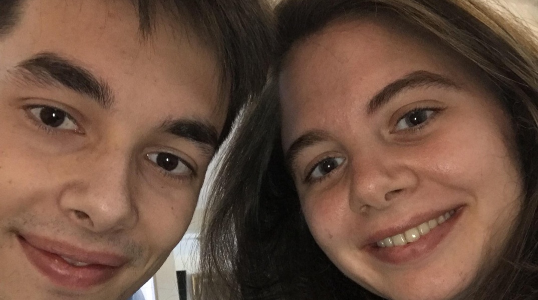 Η Λένα Σαμαρά με τον αδελφό της, Κώστα 