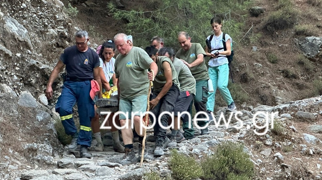 Φαράγγι Σαμαριάς: Κουβάλησαν τραυματία στα χέρια επί 3 χιλιόμετρα