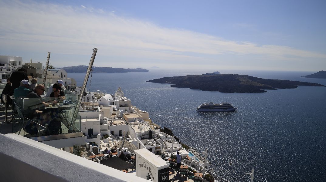 Σαντορίνη: Επιχείρηση «Κρουαζιέρα θα σε πάω» από την ΑΑΔΕ - Οι ελεγκτές παρίσταναν τους τουρίστες