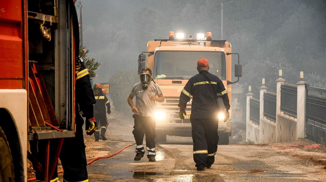 Φωτιές: Ακραία η διασπορά πυροσβεστικών δυνάμεων - 106 διαφορετικά μέτωπα σε ολόκληρη τη χώρα