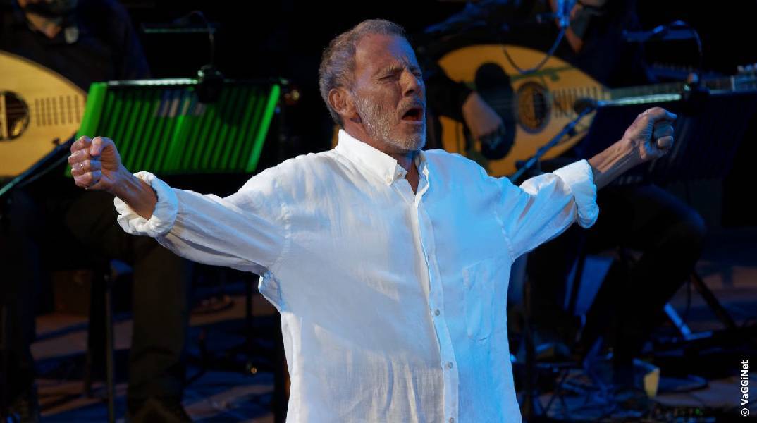 Σταύρος Ξαρχάκος