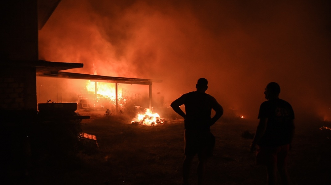 Φωτιά στην Αχαΐα: Νέο μήνυμα του 112 για την εκκένωση της περιοχής Βούντενη Πατρών