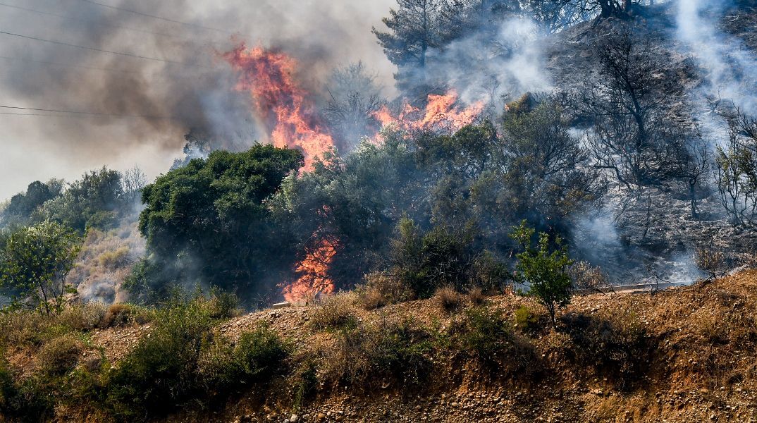 Συνελήφθη 25χρονος για τη φωτιά στο Γηροκομείο Πάτρας - Τον αντιλήφθηκε φωτογράφος