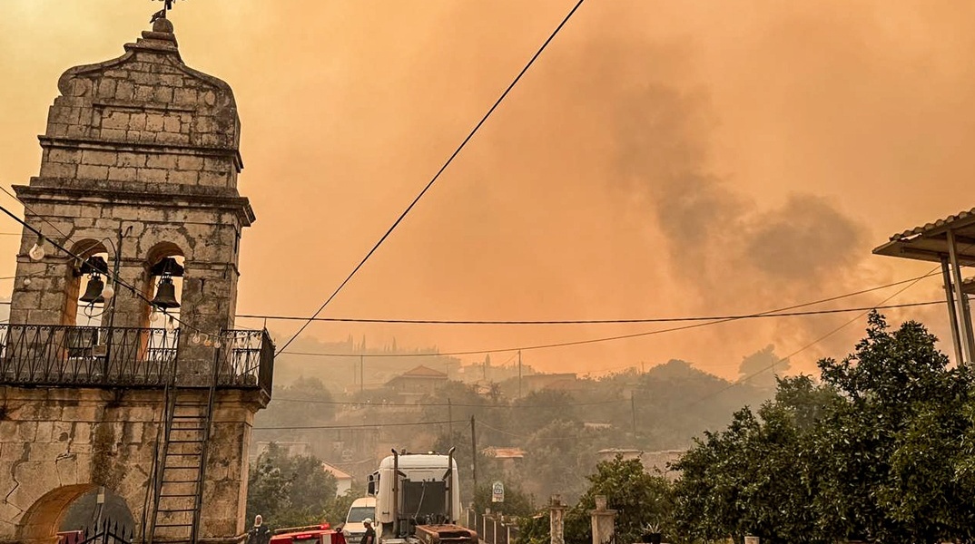 Φωτιά στη Ζάκυνθο