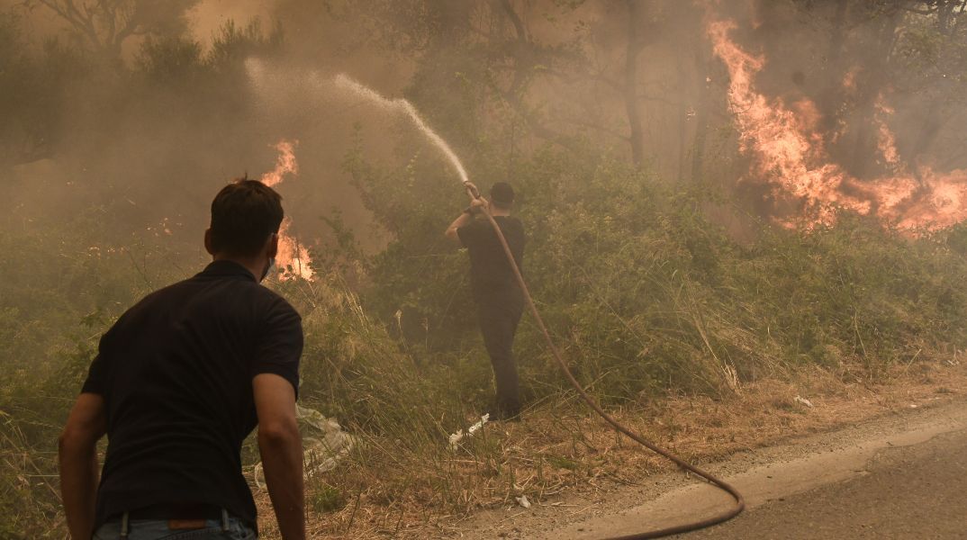 Αχαΐα: Βίντεο ντοκουμέντο στο μικροσκόπιο για τη φωτιά στα Άνω Συχαινά - Δύο άτομα κινούνται ύποπτα 