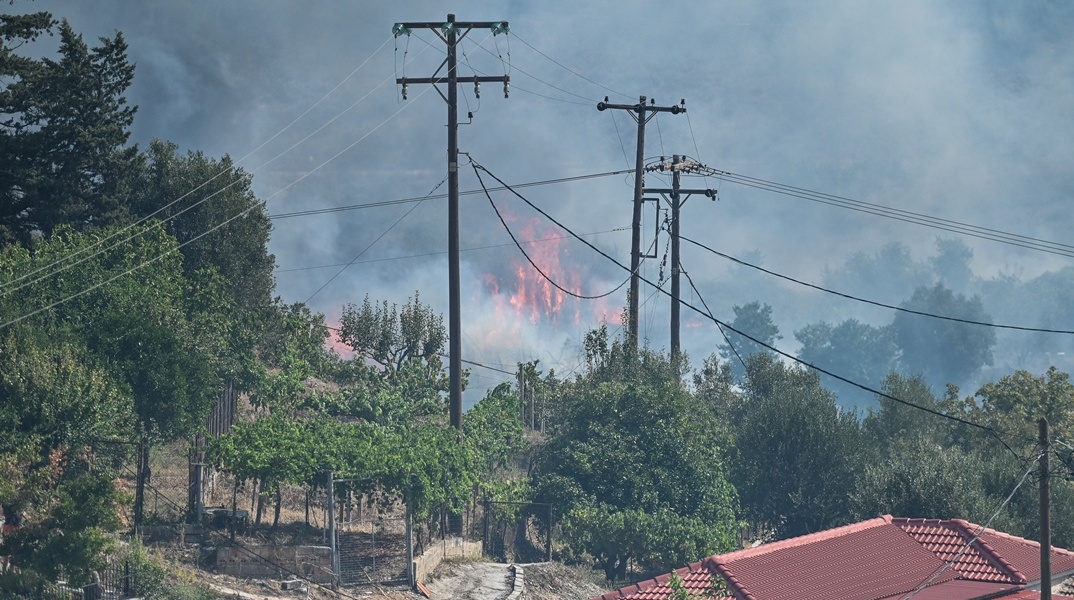 Φωτιά στην Πρέβεζα:  Σε κατάσταση έκτακτης ανάγκης ο δήμος Ζηρού – Δύσκολη η κατάσταση στη Φιλιππιάδα