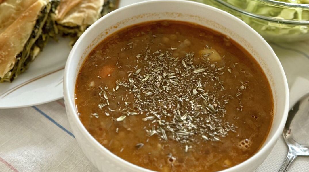 Φακές με ντομάτα και φρέσκια ρίγανη 