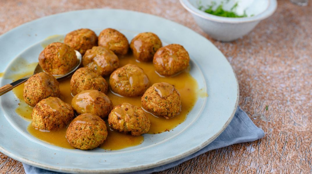 Κεφτεδάκια κοτόπουλου με λεμονάτη σάλτσα
