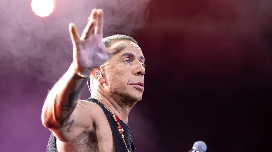 Κάτω τα χέρια από τον Μαζώ!