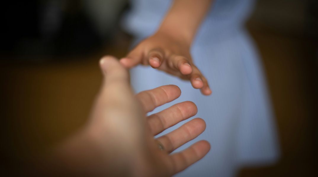 Συγκλονίζει η μητέρα της 14χρονης από την Κεφαλονιά που βγήκε από τη ΜΕΘ 