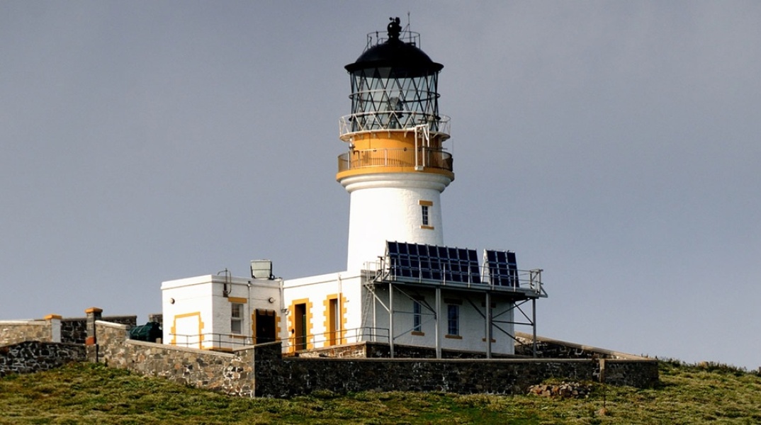 O φάρος στα Νησιά Φλάναν