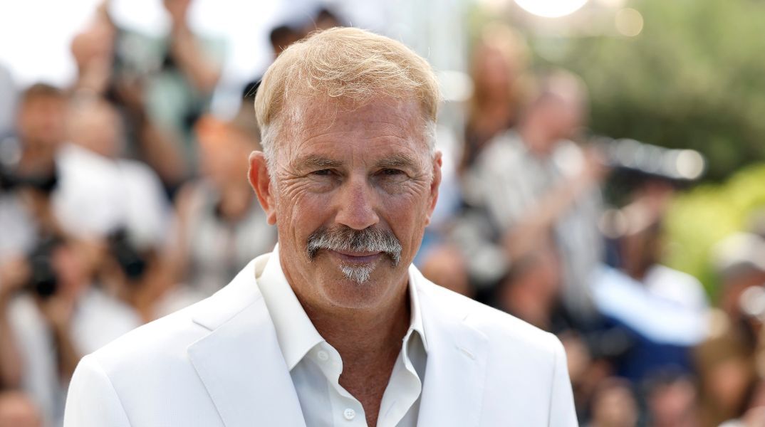 Ο Κέβιν Κόστνερ ζητά απόρριψη αγωγής κασκαντέρ για σεξουαλική παρενόχληση στο «Horizon», αρνούμενος κάθε κατηγορία.