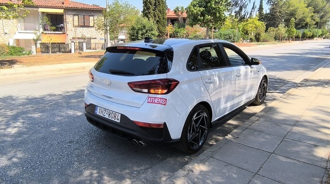 To DS 3 Hybrid 136 e-DCS6 είναι το πιο premium και ξεχωριστό μοντέλο στην κατηγορία