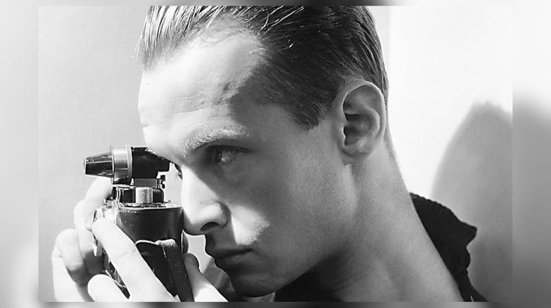 Ανρί Καρτιέ-Μπρεσόν: «Η Αποφασιστική Στιγμή» του μετρ της φωτογραφίας δρόμου