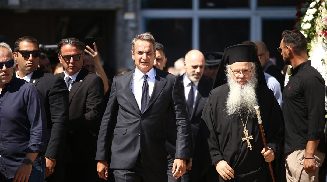 Απόστολος Βεσυρόπουλος: Σε κλίμα οδύνης τελέστηκε η κηδεία του 59χρονου γραμματέα της ΚΟ της ΝΔ - «Έφυγε το καλύτερο παιδί», είπε στον επικήδειο ο πρωθυπουργός