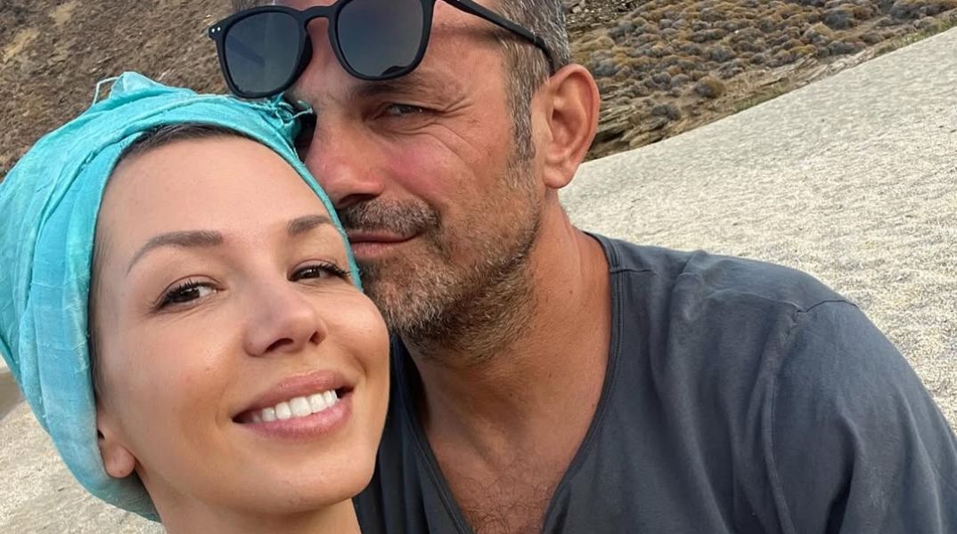 Η Αλεξάνδρα Νικολαΐδου, σύντροφος του παλαίμαχου ποδοσφαιριστή Ντέμη Νικολαΐδη, πέθανε σε ηλικία 41 ετών, μετά από γενναία μάχη με τον καρκίνο.