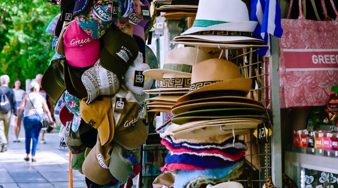 Αίθριος καιρός τη Δευτέρα 25 Αυγούστου, με απογευματινές μπόρες στα ηπειρωτικά ορεινά και βορειοδυτικούς ανέμους που θα φτάσουν τα 6 μποφόρ στο Αιγαίο.