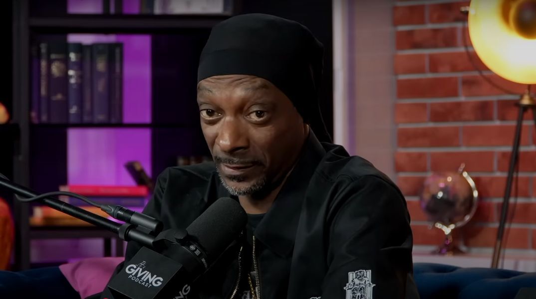 Ο Snoop Dogg κατηγορείται για ομοφοβία μετά τα σχόλιά του για την ταινία Lightyear, που περιλαμβάνει ζευγάρι γυναικών με παιδί.