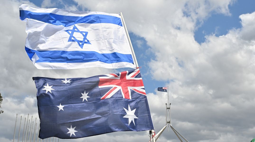 Η Αυστραλία απέλασε τον Ιρανό πρέσβη, κατηγορώντας την Τεχεράνη για εμπρηστικές επιθέσεις σε καφέ και συναγωγή με αντισημιτικά κίνητρα.