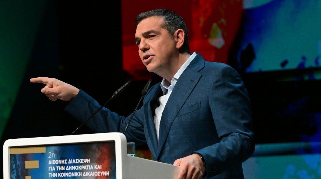 Αλέξης Τσίπρας: Η επιστροφή σε κόντρα ρόλο