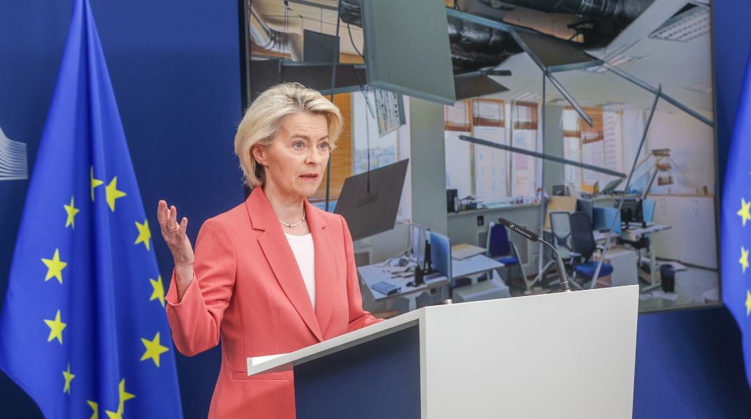 Σφοδρή επίθεση της Ρωσίας στο Κίεβο προκάλεσε τον θάνατο 19 ανθρώπων και σοβαρές ζημιές στο κτίριο της ΕΕ - Η Ούρσουλα φον ντερ Λάιεν εκφράζει την οργή της 