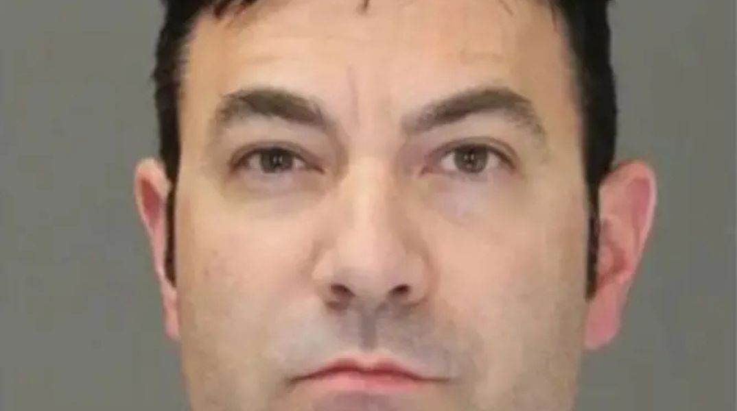 Ένας ποδίατρος από τη Νέα Υόρκη, ο οποίος είχε αποφυλακιστεί πριν από λίγα χρόνια, κατηγορείται ότι οργάνωσε για δεύτερη φορά τη δολοφονία της πρώην συζύγου του, Σούζαν.