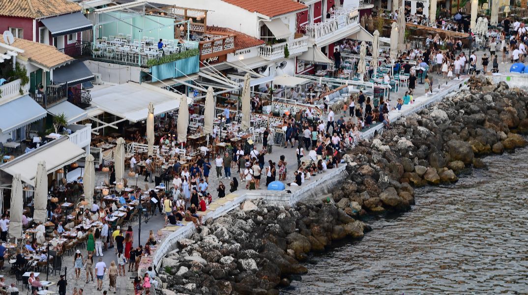 Οι τουρίστες που αφήνουν τα περισσότερα χρήματα στην Ελλάδα