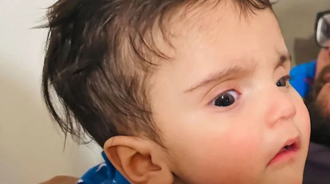 Ο Εμάνουελ Χάρο, βρέφος επτά μηνών, βρήκε φρικτό θάνατο στα χέρια των γονέων του, Τζέικ και Ρεμπέκα, λίγες ημέρες πριν οι ίδιοι δηλώσουν ψευδώς την απαγωγή του.