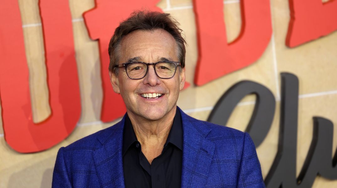 Ο Κρις Κολόμπους, σκηνοθέτης των δύο πρώτων ταινιών Χάρι Πότερ, επέκρινε την επερχόμενη σειρά του ΗΒΟ, αμφισβητώντας την ανάγκη αναπαραγωγής των ταινιών του.