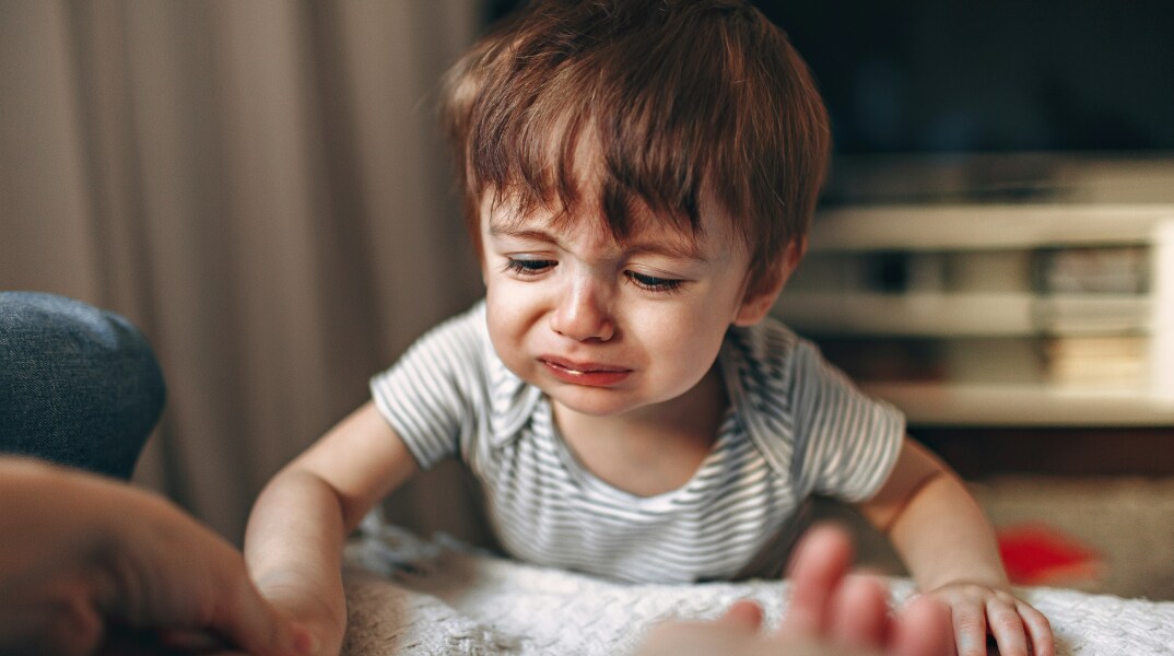Πώς μια κοινή λοίμωξη μπορεί να αναδιαμορφώσει τον εγκέφαλο των παιδιών